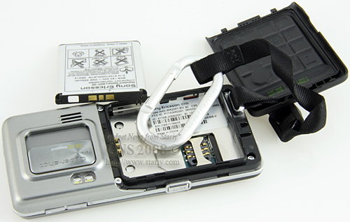 SonyEricsson C702i Speed Black с защитой от пыли и брызг.