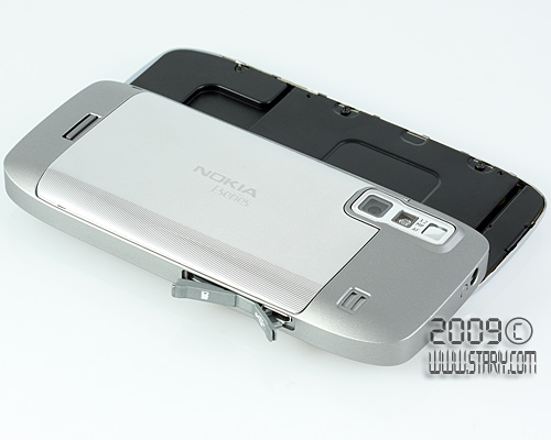 Nokia E75 Red и Silver Black. Живые фото от Stariy.COM